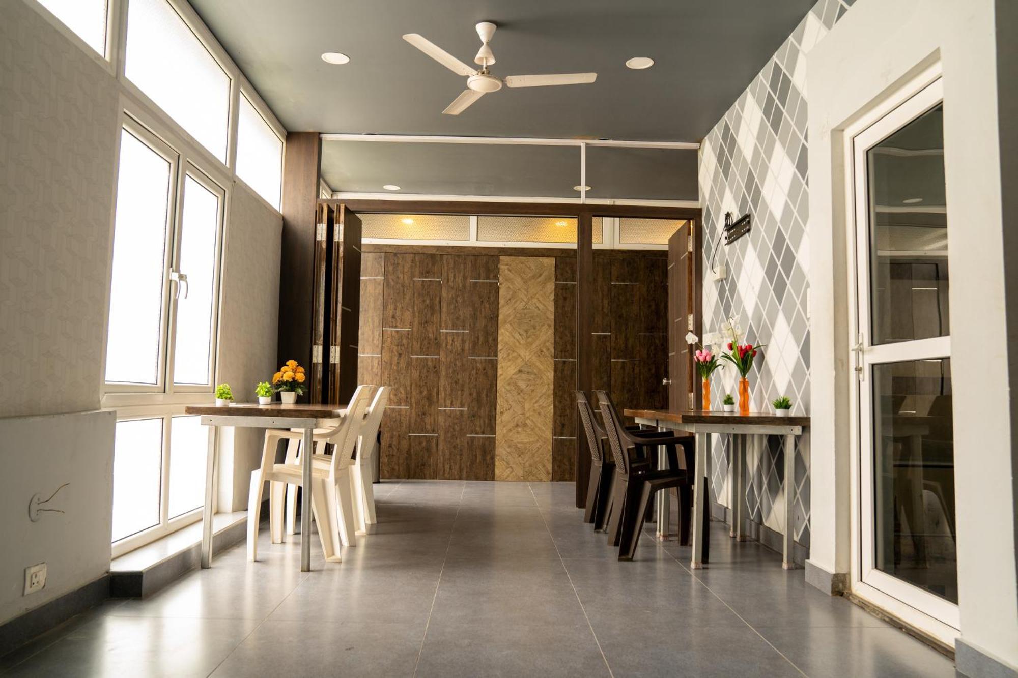 Seasons Suites Jp Nagar Бангалор Номер фото